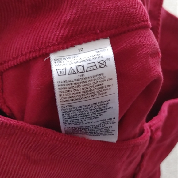 Old Navy red corduroy mini skirt - Picture 6 of 8